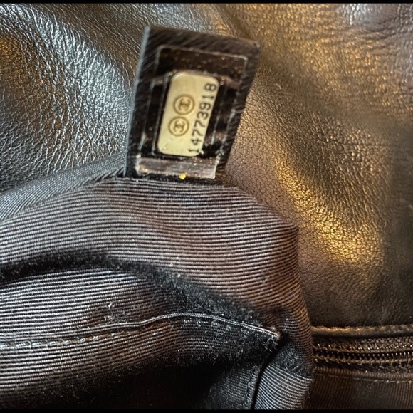 CHANEL quilted bubble flap - Picture 6 of 8